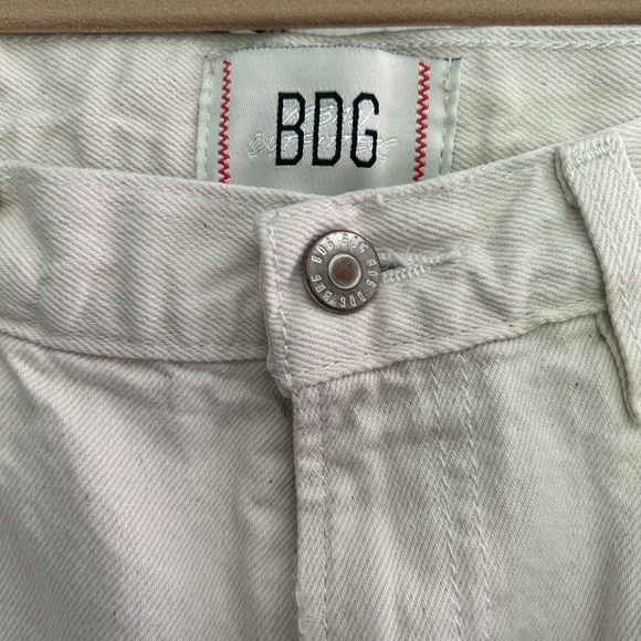 Urban Outfitters BDG Women's Straight Leg Utility Jean in Cream | Size 24 - Picture 7 of 11
